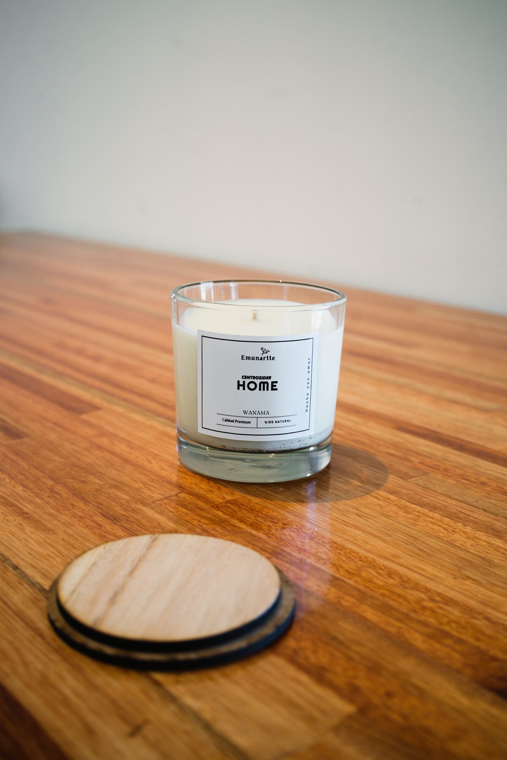 Vela Redonda Con Tapa De Madera Wanama - Aromas Home