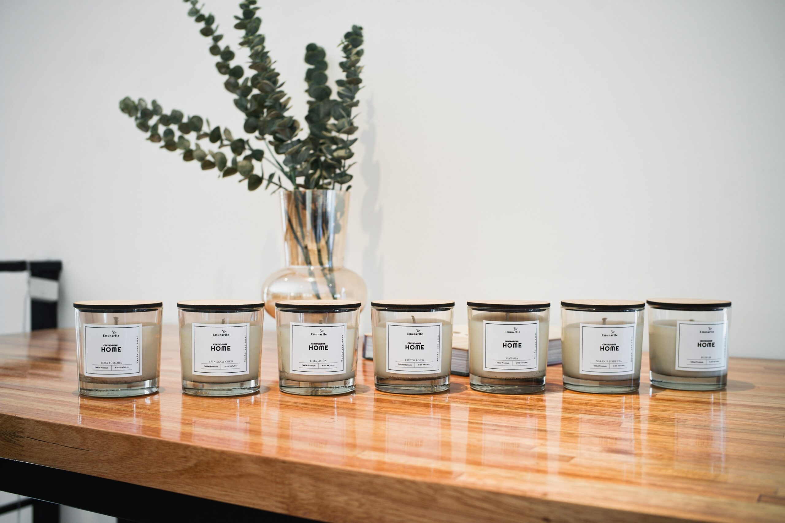 Vela Redonda Con Tapa De Madera Wanama - Aromas Home - Imagen 6